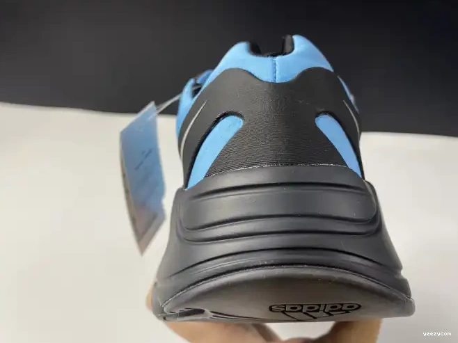Yeezy ADIDAS GZ3079 'Bright MNVN Cyan' 700 Boost 0520